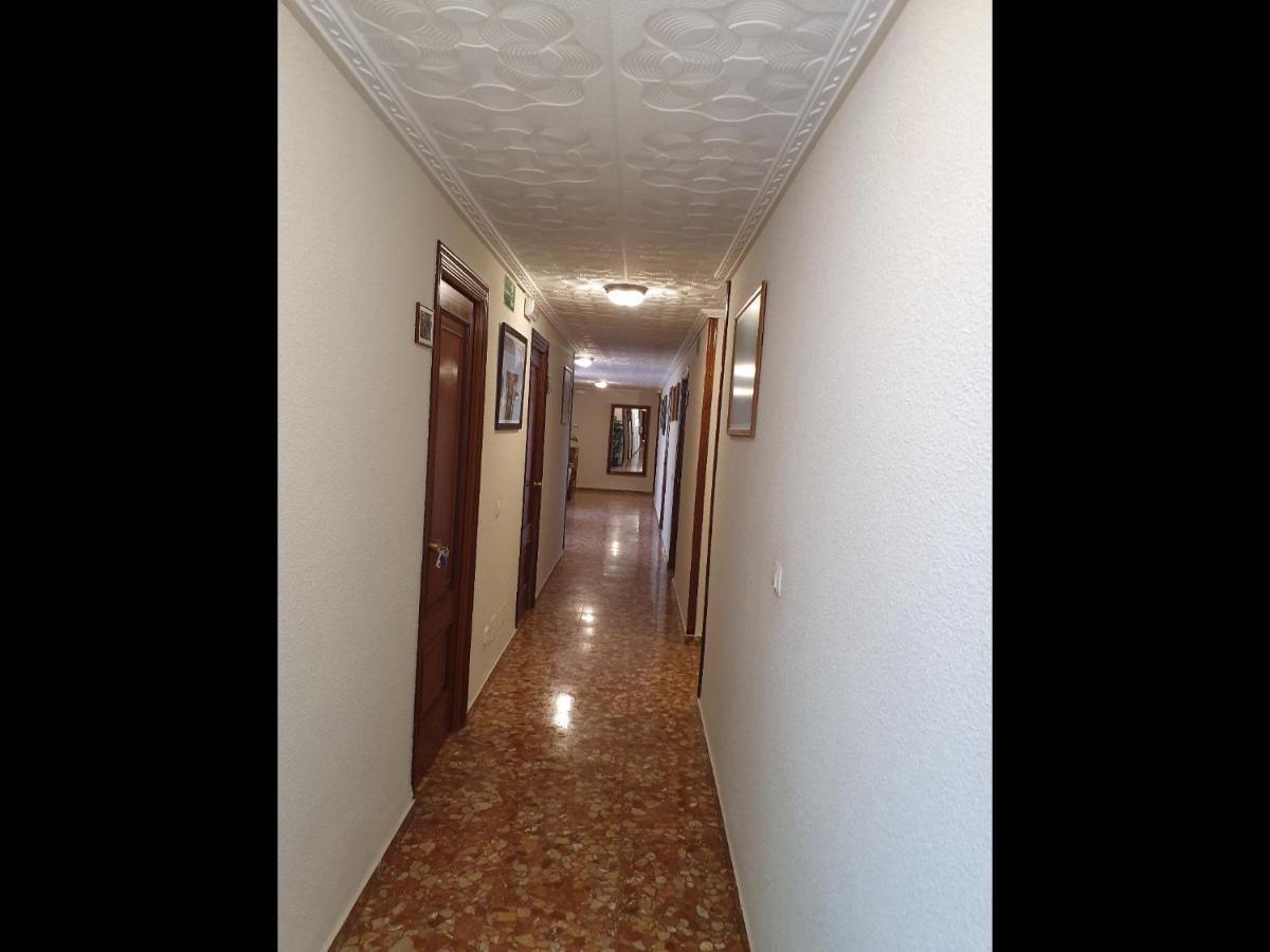Luna-Guest Rooms Alcalá de Guadaira Buitenkant foto