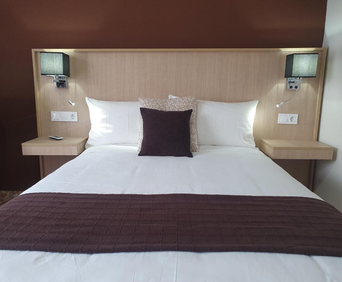 Luna-Guest Rooms Alcalá de Guadaira Buitenkant foto