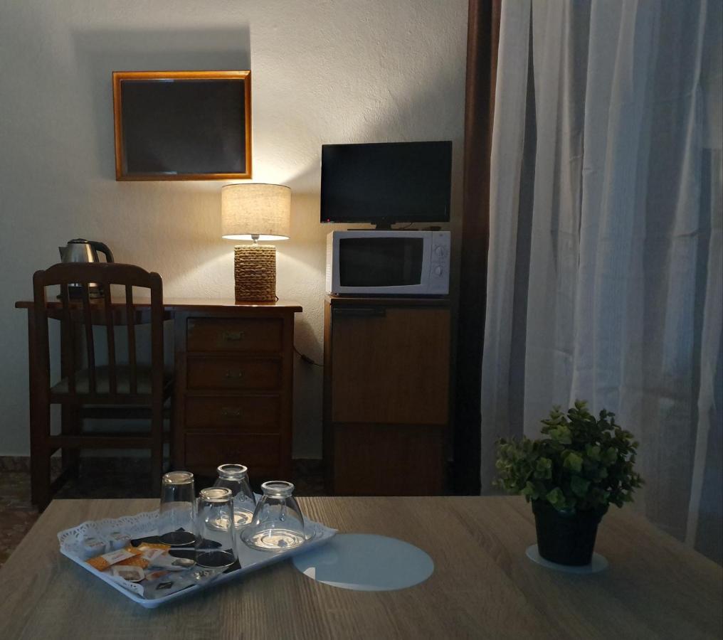 Luna-Guest Rooms Alcalá de Guadaira Buitenkant foto