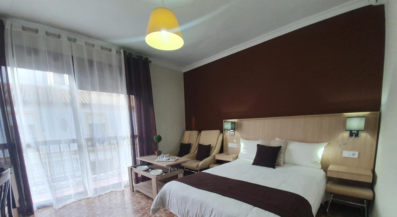 Luna-Guest Rooms Alcalá de Guadaira Buitenkant foto