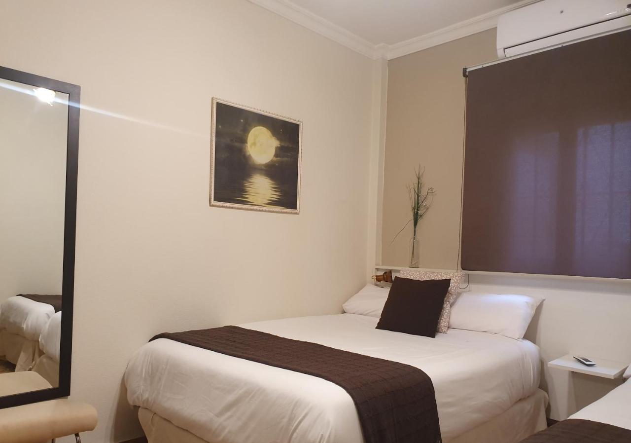 Luna-Guest Rooms Alcalá de Guadaira Buitenkant foto