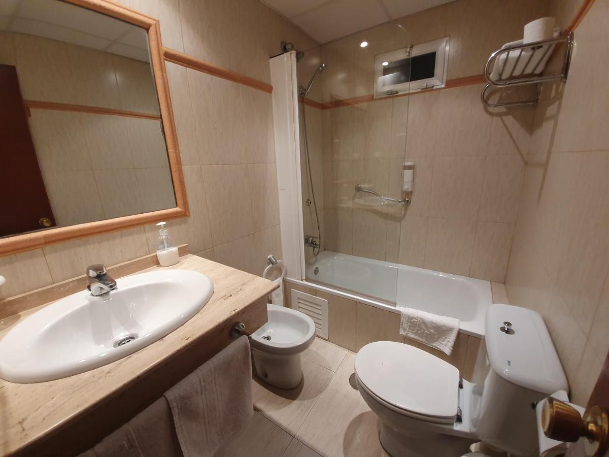 Luna-Guest Rooms Alcalá de Guadaira Buitenkant foto