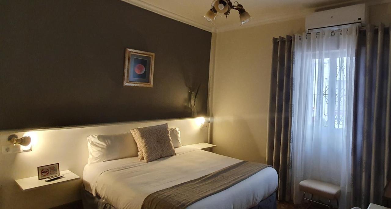 Luna-Guest Rooms Alcalá de Guadaira Buitenkant foto