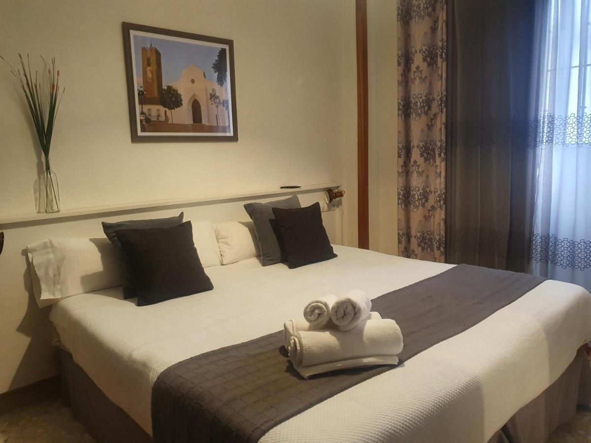 Luna-Guest Rooms Alcalá de Guadaira Buitenkant foto