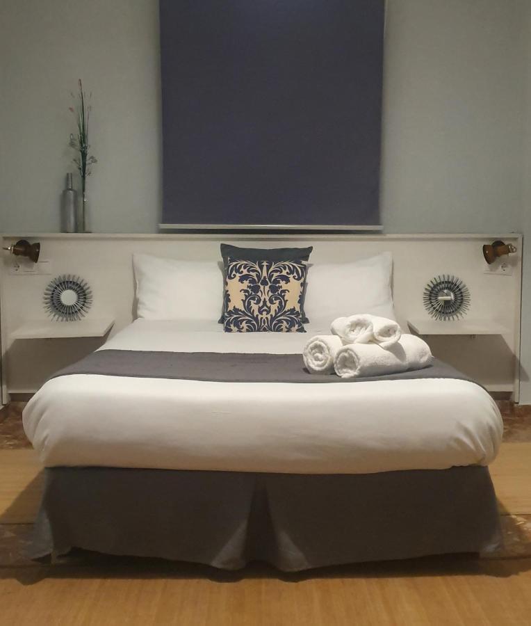 Luna-Guest Rooms Alcalá de Guadaira Buitenkant foto