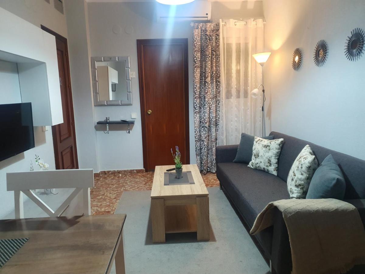 Luna-Guest Rooms Alcalá de Guadaira Buitenkant foto