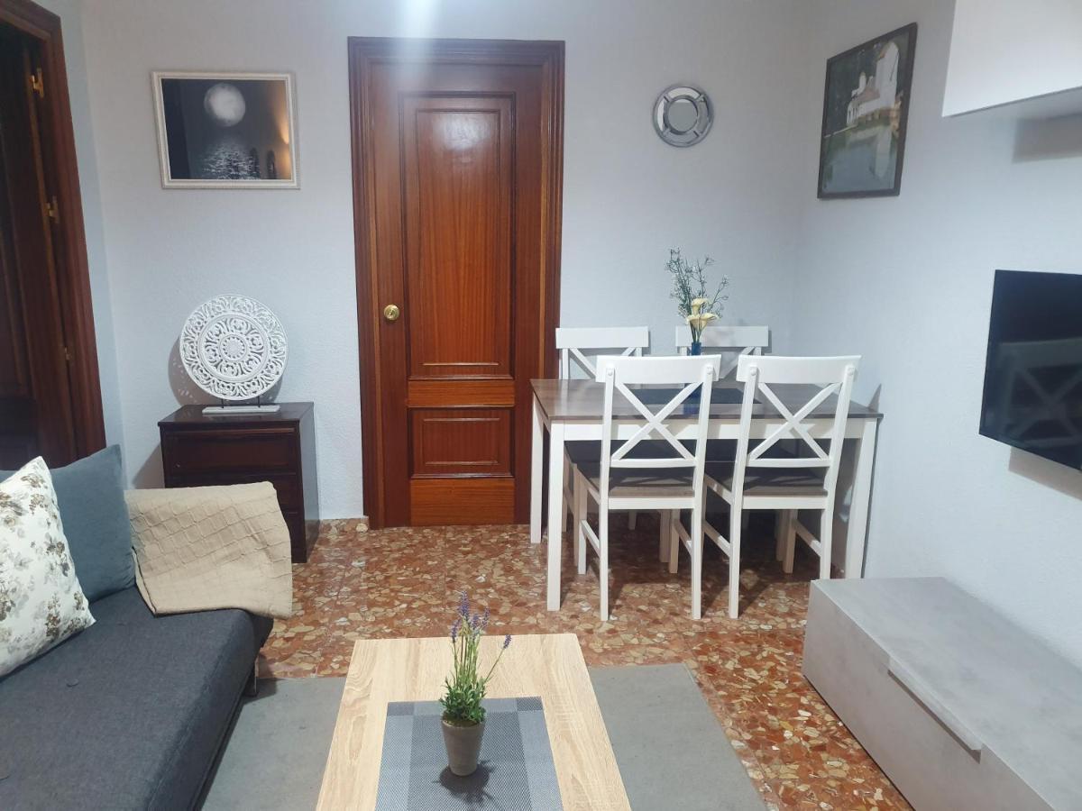Luna-Guest Rooms Alcalá de Guadaira Buitenkant foto