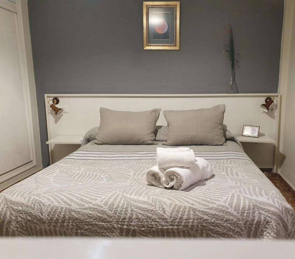 Luna-Guest Rooms Alcalá de Guadaira Buitenkant foto