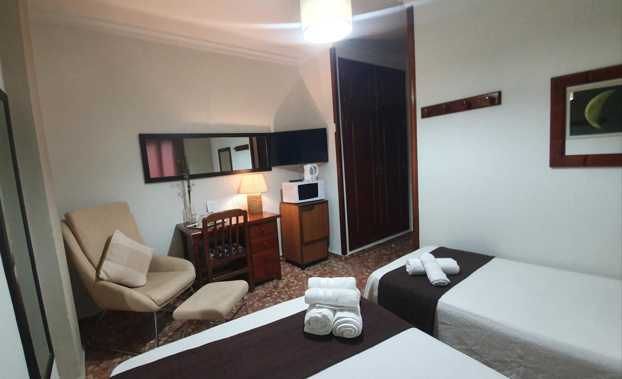 Luna-Guest Rooms Alcalá de Guadaira Buitenkant foto