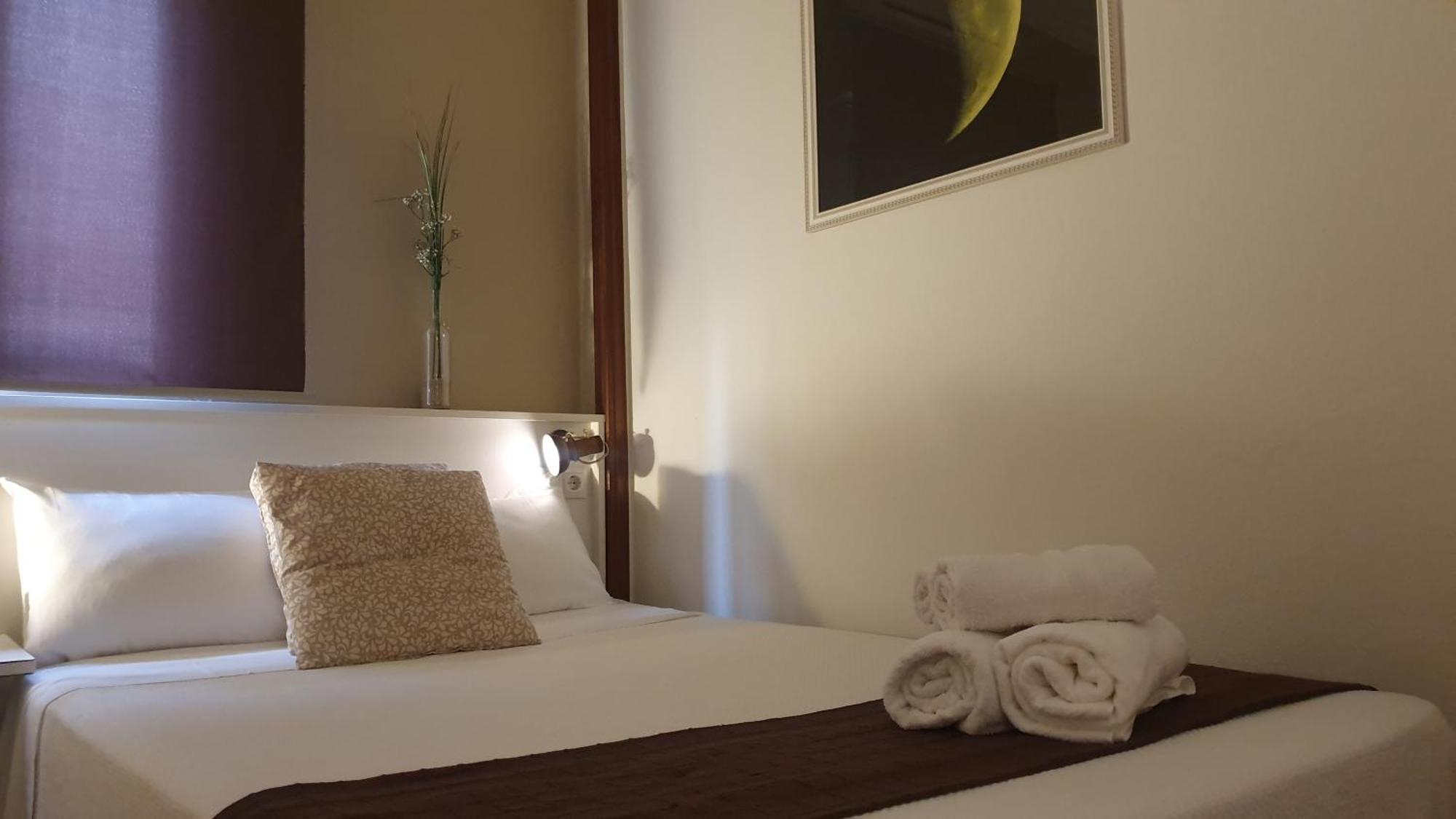 Luna-Guest Rooms Alcalá de Guadaira Buitenkant foto