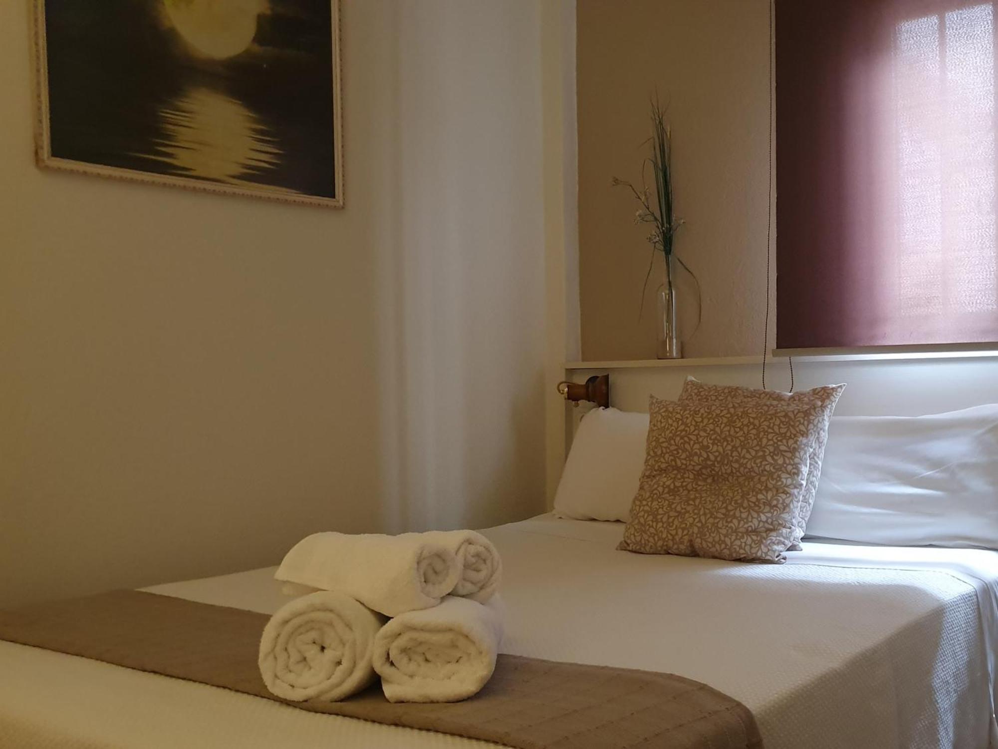 Luna-Guest Rooms Alcalá de Guadaira Buitenkant foto