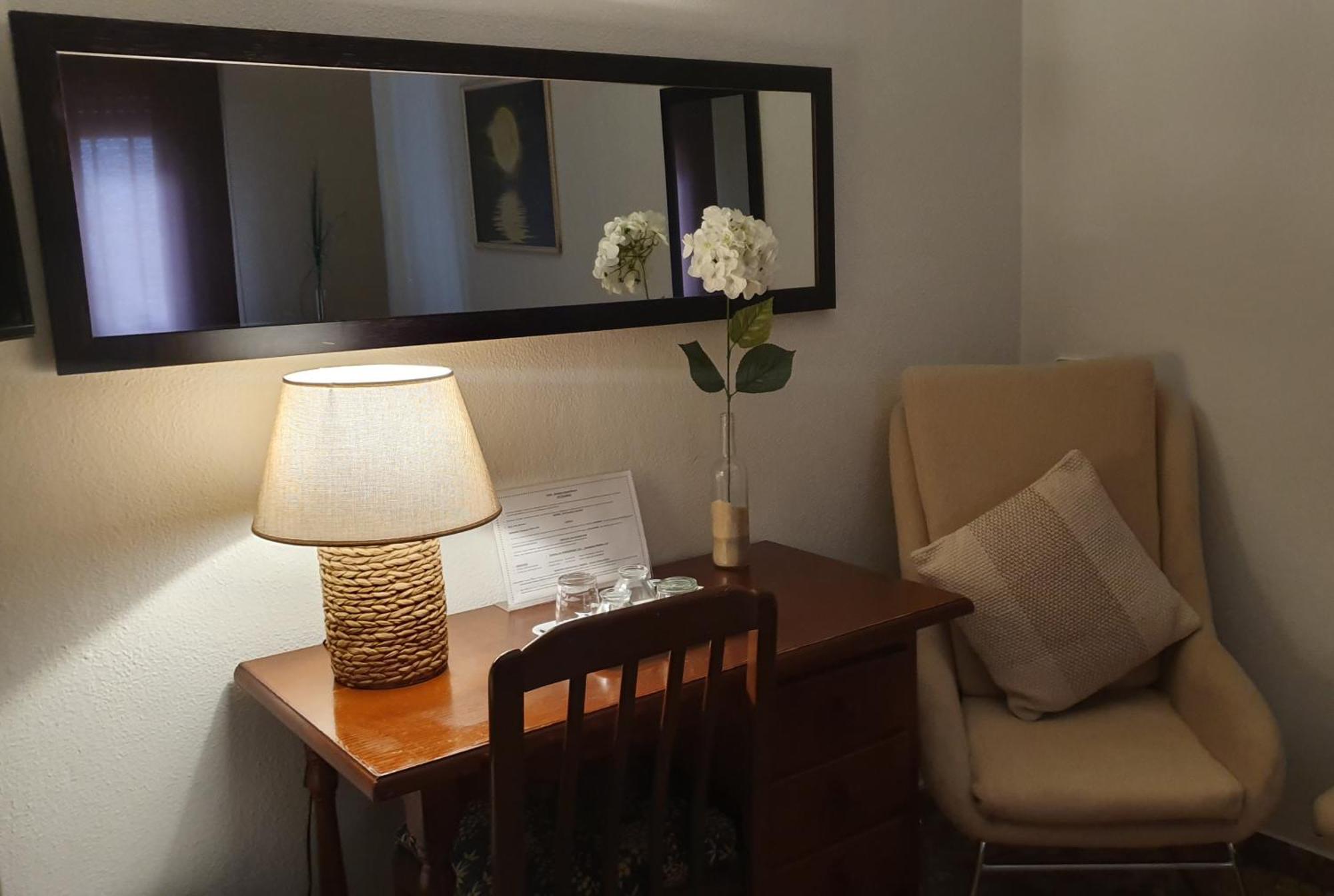Luna-Guest Rooms Alcalá de Guadaira Buitenkant foto